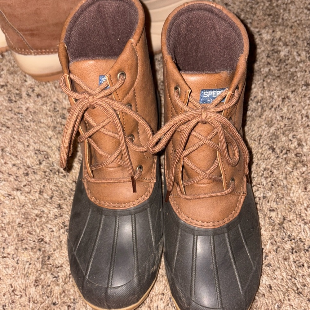Duck boots . Sperry